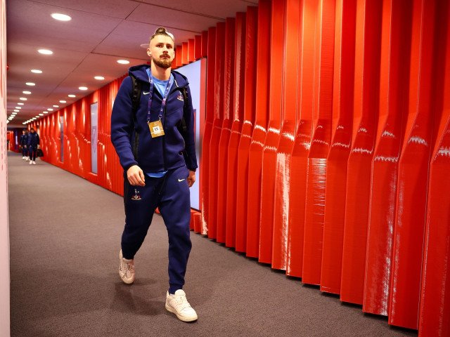 Drăgușin surprins în minutul 89 al meciului Atletico – Tottenham, scor 5-2