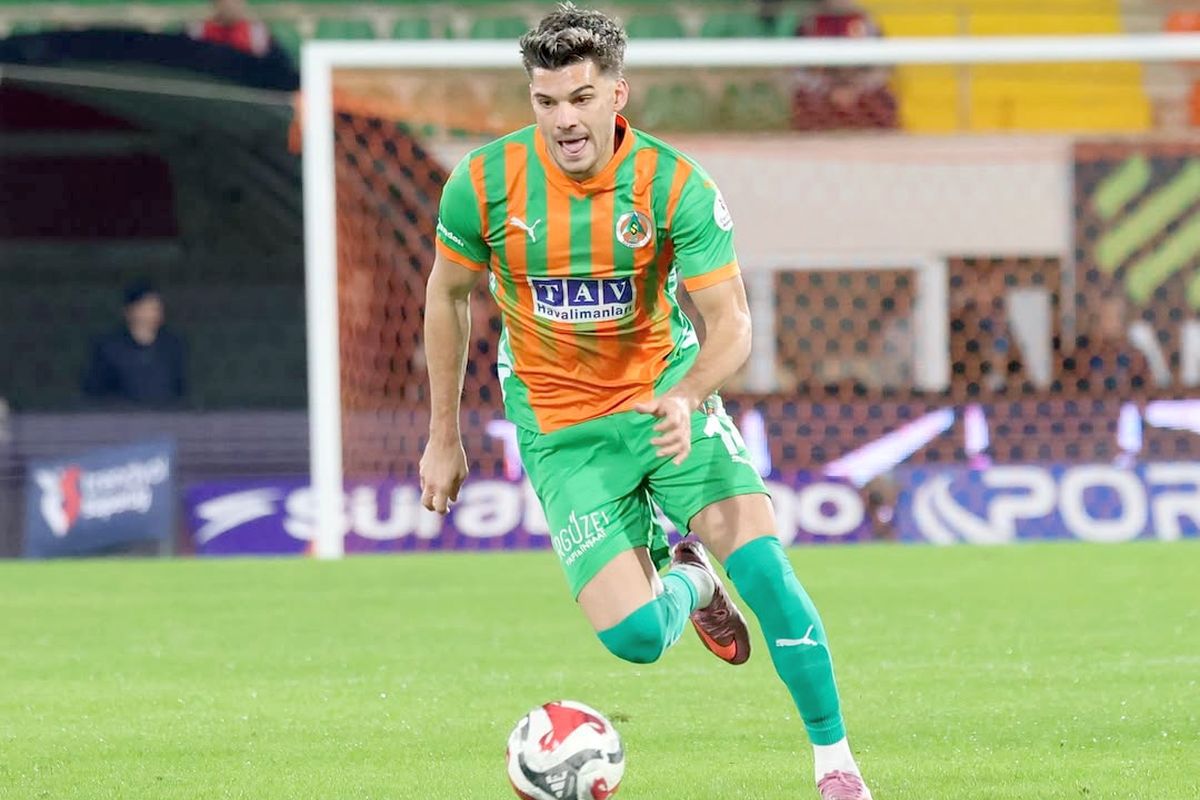 Alanyaspor a remizat astăzi, 0-0, în meciul disputat împotriva formației Genclerbirligi, într-o etapă din Super Ligă turcă