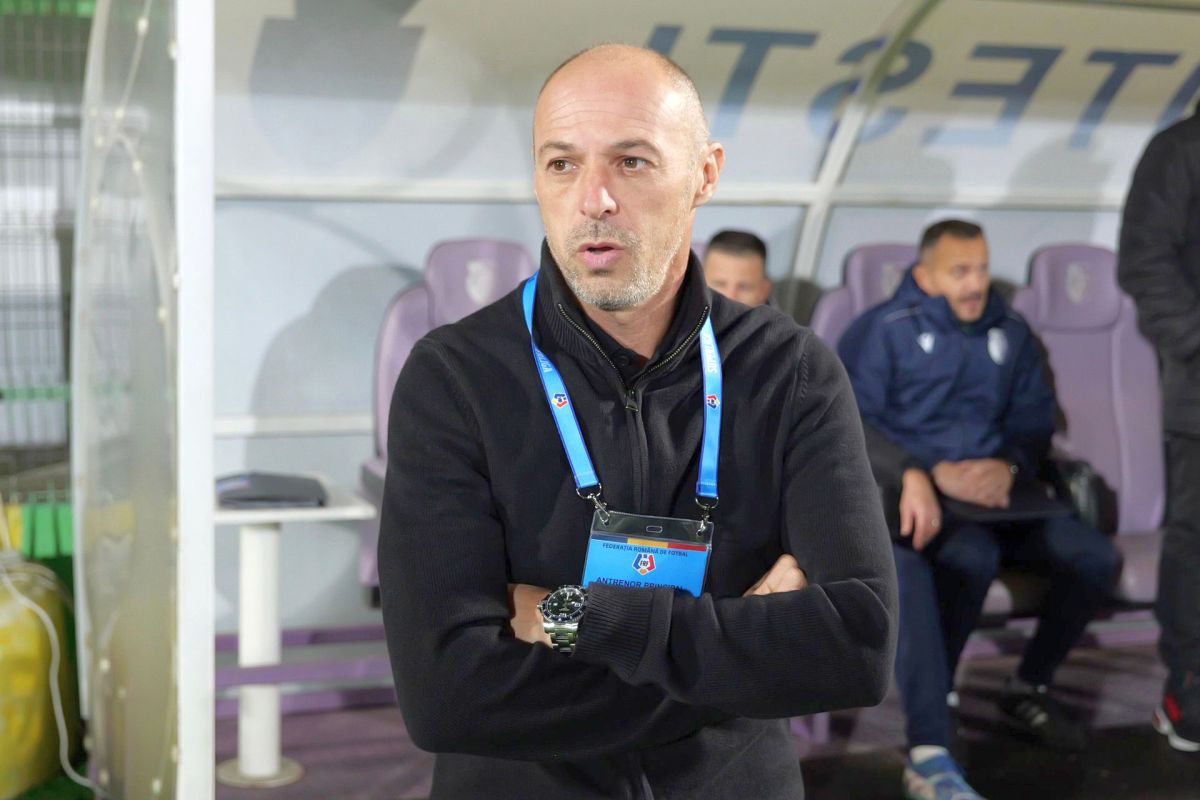 Bogdan Andone, antrenorul FC Argeș, a provocat surprindere sâmbătă seara, plecând de pe stadion după doar 90 de minute, fără a oferi declarații postpartid