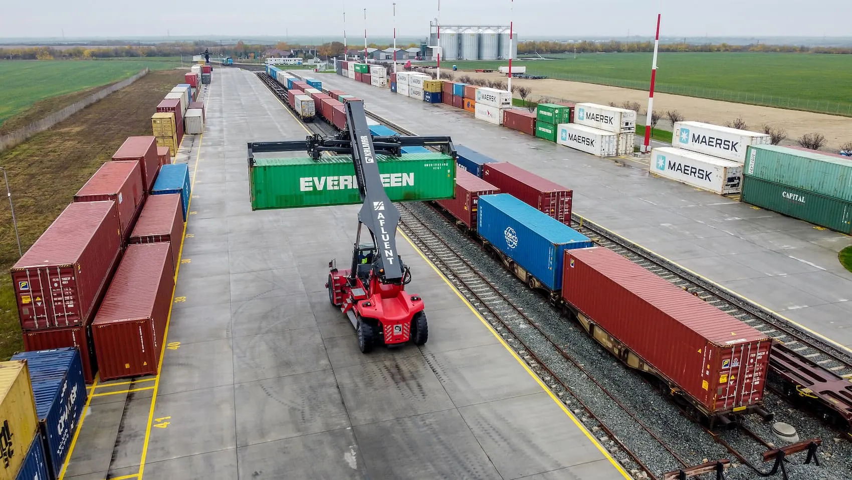 Metrans accelerează extinderea rețelei intermodale în România, iar cea mai recentă mișcare majoră este participarea de 50% la noul terminal AFLUENT Arad South, situat în vestul țării