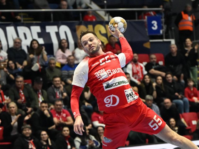 Dinamo București întâlnește astăzi, într-o confruntare decisivă, echipa norvegiană Kolstad, în Grupa A a Ligii Campionilor la handbal masculin