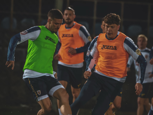 Naționala de fotbal a României își menține forma de dinaintea crucialului meci cu Turcia Tensiunea este palpabilă în tabăra selecționatei naționale de fotbal a României, în așteptarea meciului din această săptămână din cadrul calificărilor pentru Campionatul European