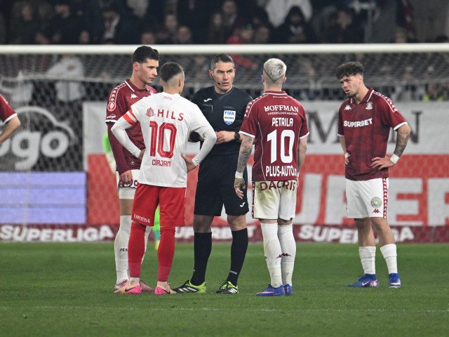 UEFA a decis să nu aplice nicio sancțiune în cazul greșelii comise de arbitrul Istvan Kovacs în meciul Rapid – Dinamo, disputat în weekend-ul trecut, o decizie surprinzătoare care a stârnit controverse în rândul fanilor și specialiștilor din fotbalul românesc