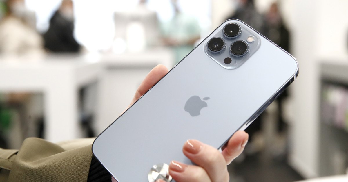 Apple explorează noi frontiere ale manufacturii tehnologice, analizând posibilitatea de a introduce printarea 3D a aluminiului în procesul de fabricație a dispozitivelor sale emblematic, iPhone-urile