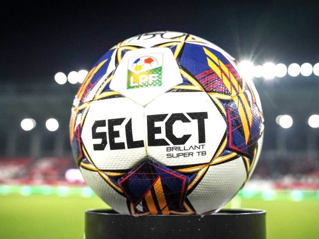 Una din șase echipe a beneficiat de rotunjirea punctelor în play-off-ul Ligii a 1-a, o decizie care riscă să zdruncine echilibrul competiției În timp ce campionatul românesc de fotbal se apropie de final, o schimbare neobișnuită a atras atenția tuturor celor implicați și a suporterilor