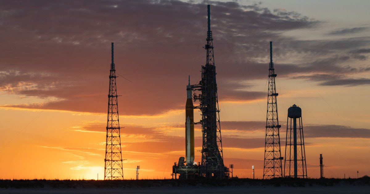 Racheta gigant a NASA destinată misiunii Artemis II, primul pas crucial spre revenirea oamenilor pe Lună, se află în impas tehnic, fiind consemnată pe sol cel puțin până în luna aprilie