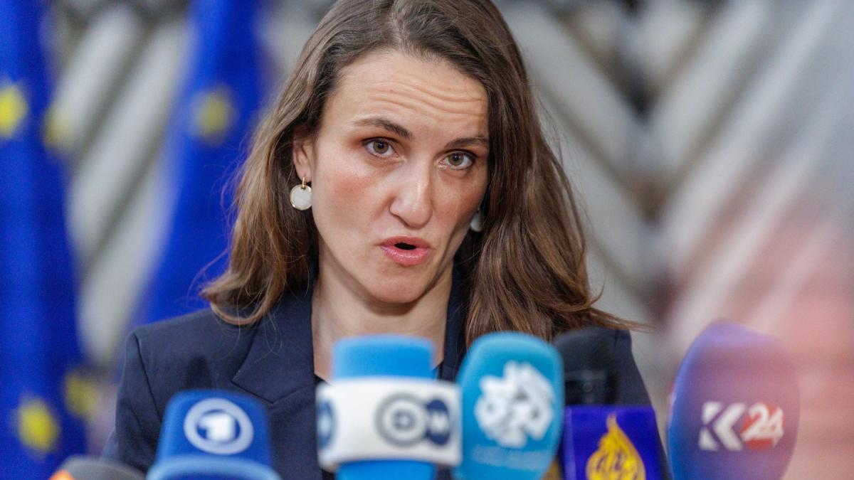 Controverse în cadrul Operațiunii de Repatriere: Irina Ponta, scoasă de pe lista pasagerilor din cauza numelui, potrivit familiei Irina Ponta, fiica fostului premier Victor Ponta, a fost eliminată brusc din lista pasagerilor unui avion de repatriere organizat de Ministerul Afacerilor Externe (MAE), destinată să aducă acasă 28 de copii blocați în Emirate din cauza războiului din Orientul Mijlociu