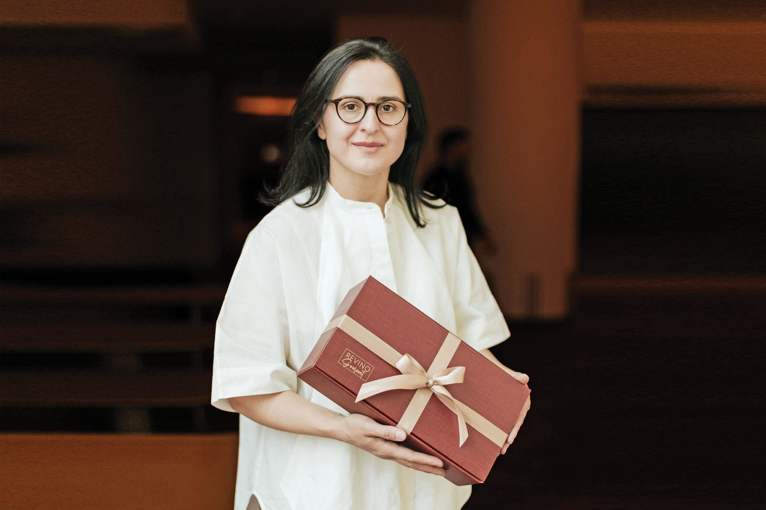 Alina Iancu de la ReviBOX investește 100.000 euro în ambalaje pentru cadouri cu marje de 50-100%