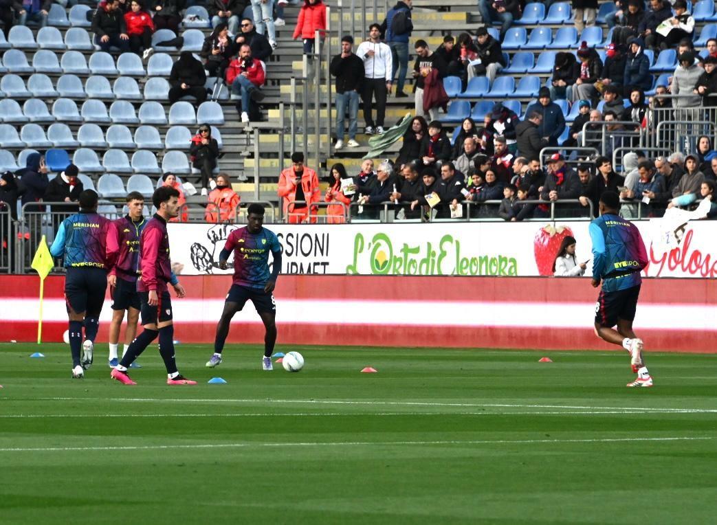 Napoli a deschis scorul rapid în partida cu Cagliari, după doar un minut, într-un meci tensionat din Serie A În debutul meciului dintre Cagliari și Napoli, formația vizitatoare a reușit să înscrie rapid, încă din primul minut