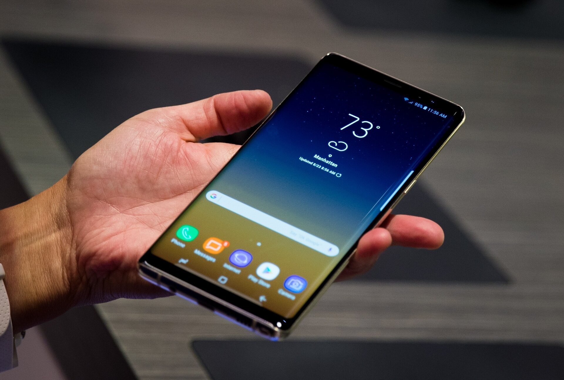 Cum îți pui în pericol securitatea telefonului: instalarea aplicațiilor din surse necunoscute și capcana lor frecventă În era digitală în care trăim, mobilitatea și accesul rapid la informație ne-au transformat viața, însă nu fără riscuri