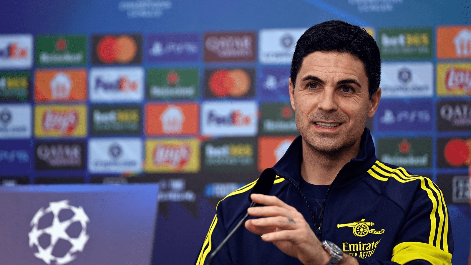 Mikel Arteta, antrenorul lui Arsenal, a fost nevoit să răspundă la întrebări despre echipă și planurile pentru returul din Europa, imediat după aterizarea în Germania, cu puțin timp înaintea meciului contra Bayer Leverkusen din manșa întâi a optimilor Ligii Campionilor
