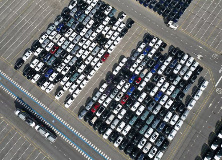 Subvențiile masive acordate de Beijing pentru producătorii locali de vehicule electrice (VE) continuă să zdruncine echilibrul global al industriei auto, în timp ce avantajele structurale ale companiilor chineze dețin un impact mult mai durabil
