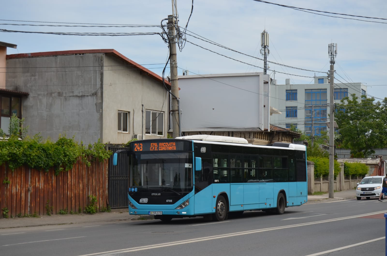 Restricții de circulație în zona Apărătorii Patriei pentru montarea grinzilor pe pasaj, afectând liniile 102, 241, 243 și N106