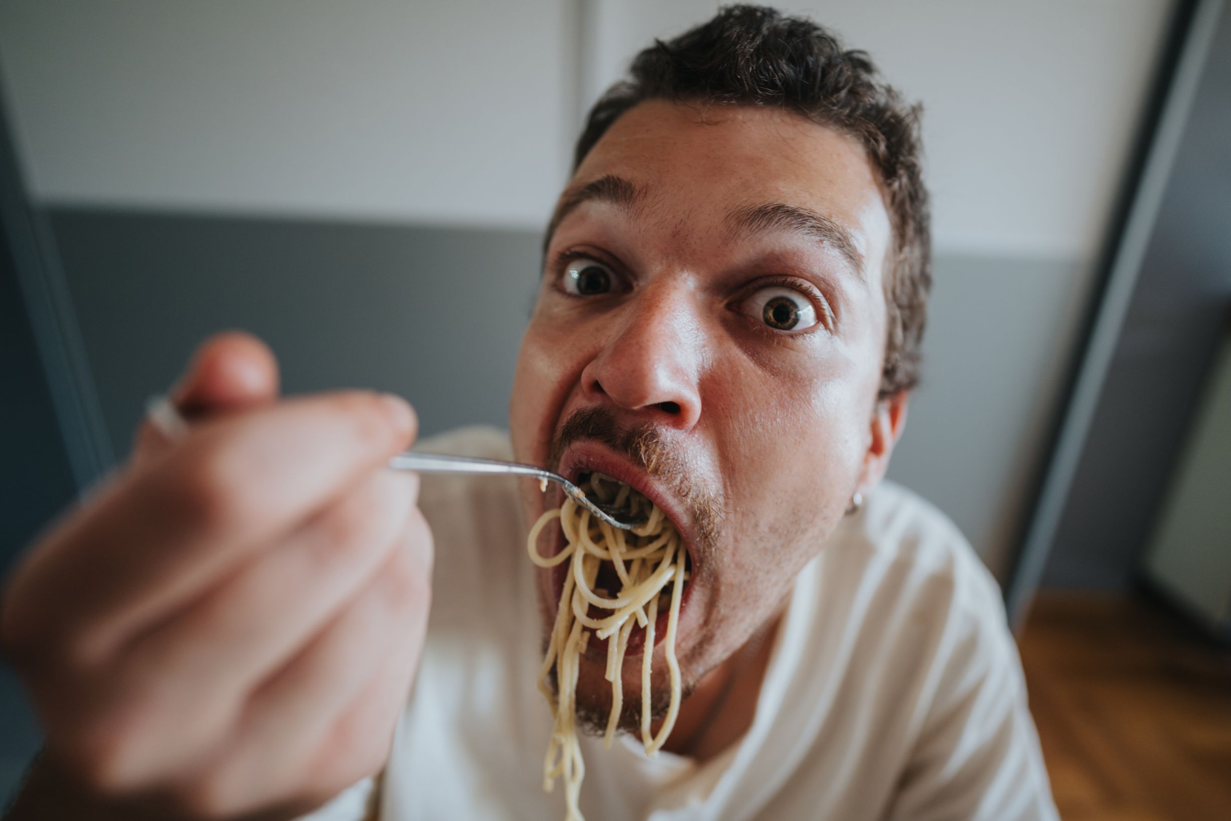 Bărbații au nevoie în general de mai multe calorii decât femeile, dar această regulă nu este universal valabilă