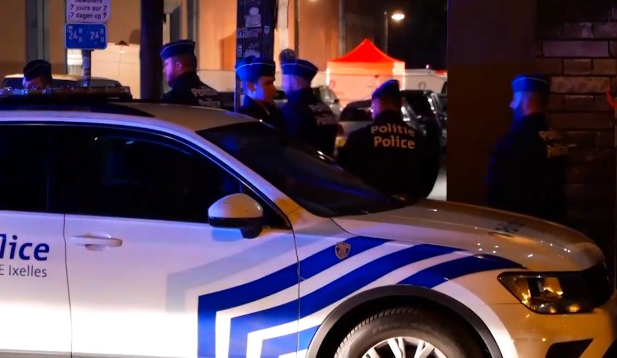 Explozie în fața unei sinagogi din Liege, Belgea: incident cu pagube materiale, fără victime O explozie s-a produs în noaptea de duminică spre luni în fața unei sinagogi din Liege, oraș situat în estul Belgiei, un incident care a șocat comunitatea locală și a ridicat semne de întrebare cu privire la motivele din spatele actului de violență