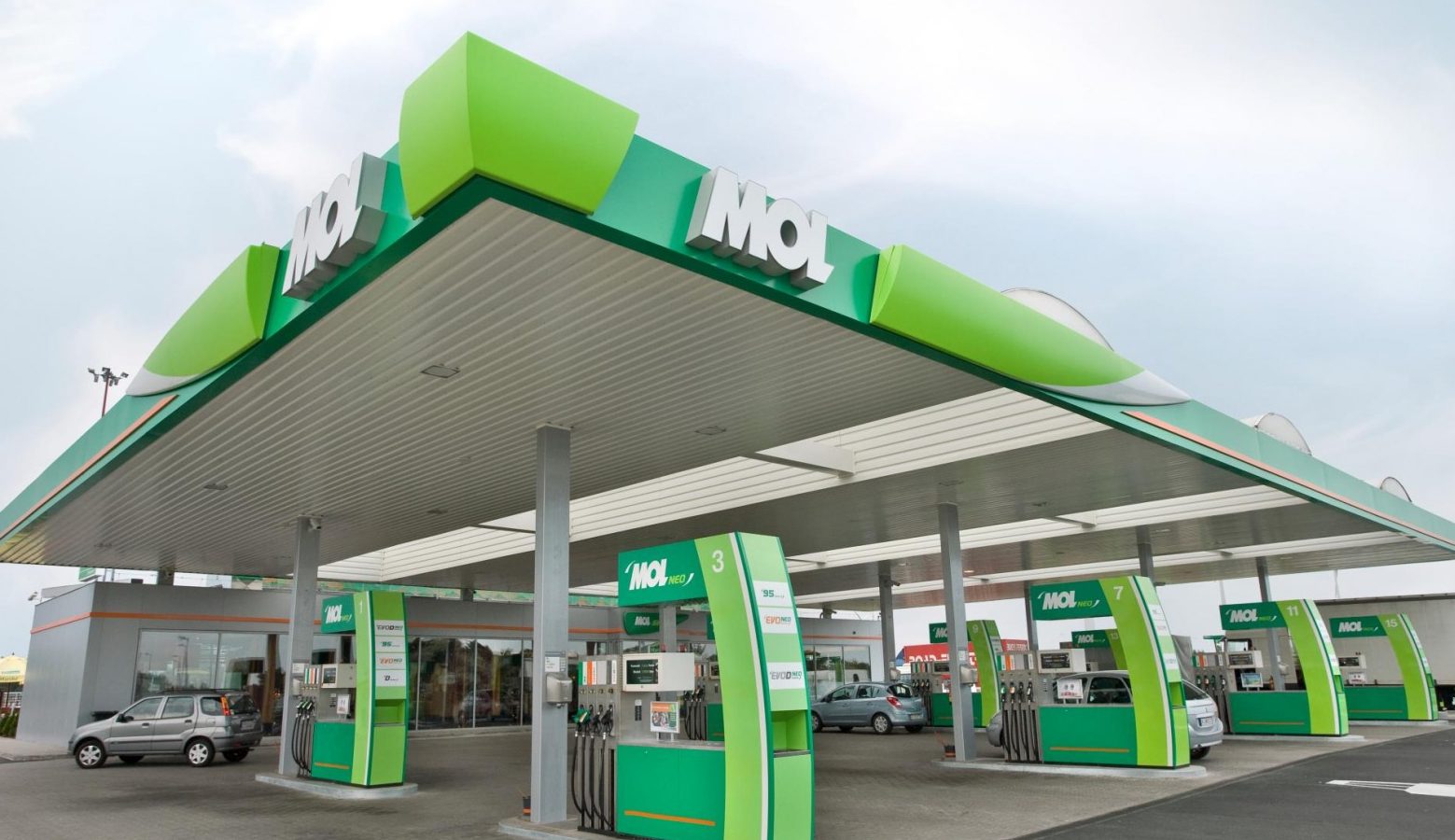 Prețurile energiei și ale petrolului, perturbate de tensiunile din Orientul Mijlociu, încep să își recapete echilibrul, însă impactul asupra piețelor globale rămâne resimțit