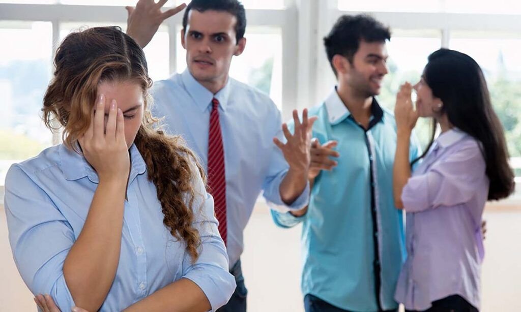 Psihopații corporatiști, o prezență nedorită în mediul de business: cum îi recunoaștem și cum ne protejăm În lumea corporatistă, nu doar sloganurile motivaționale sau cultura performanței asidue definesc mediul de lucru, ci și un fenomen mai puțin vizibil, dar extrem de periculos: prezența psihopaților în poziții de conducere