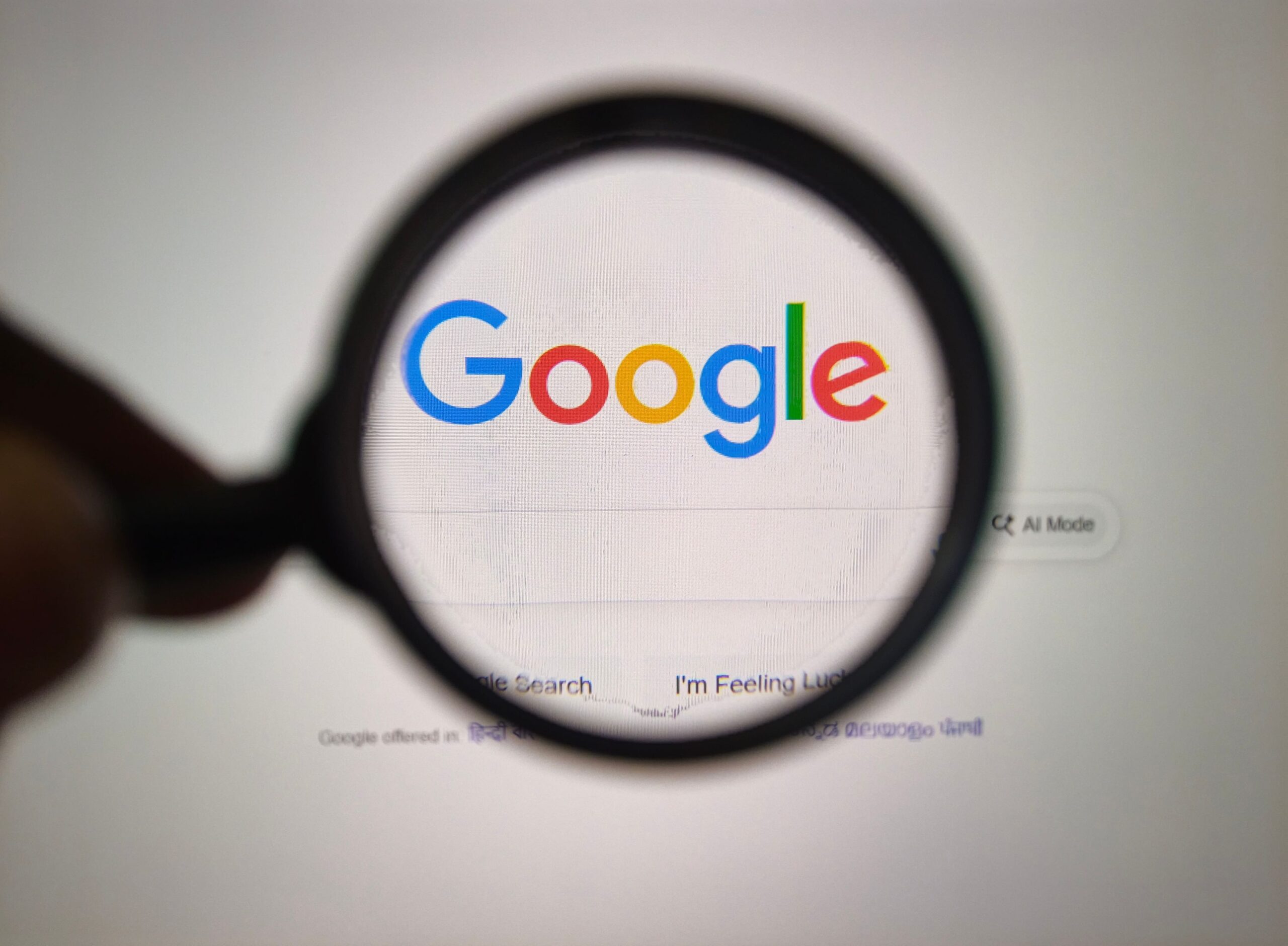 Un instrument gratuit de la Google promite să îți apere intimitatea în spațiul digital, dar rămâne extrem de necunoscut pentru majoritatea utilizatorilor
