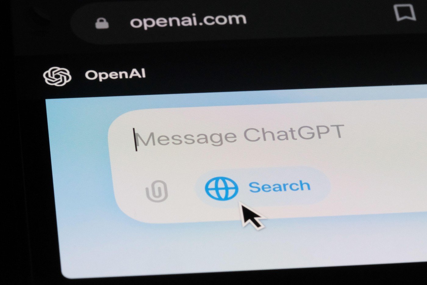 OpenAI Bucureștează controverse, dar își lansează cel mai nou model de inteligență artificială, GPT-5.4, într-un moment delicat pentru companie, care încearcă să-și remonteze imaginea după decizii criticate și pierderi în fața concurenței