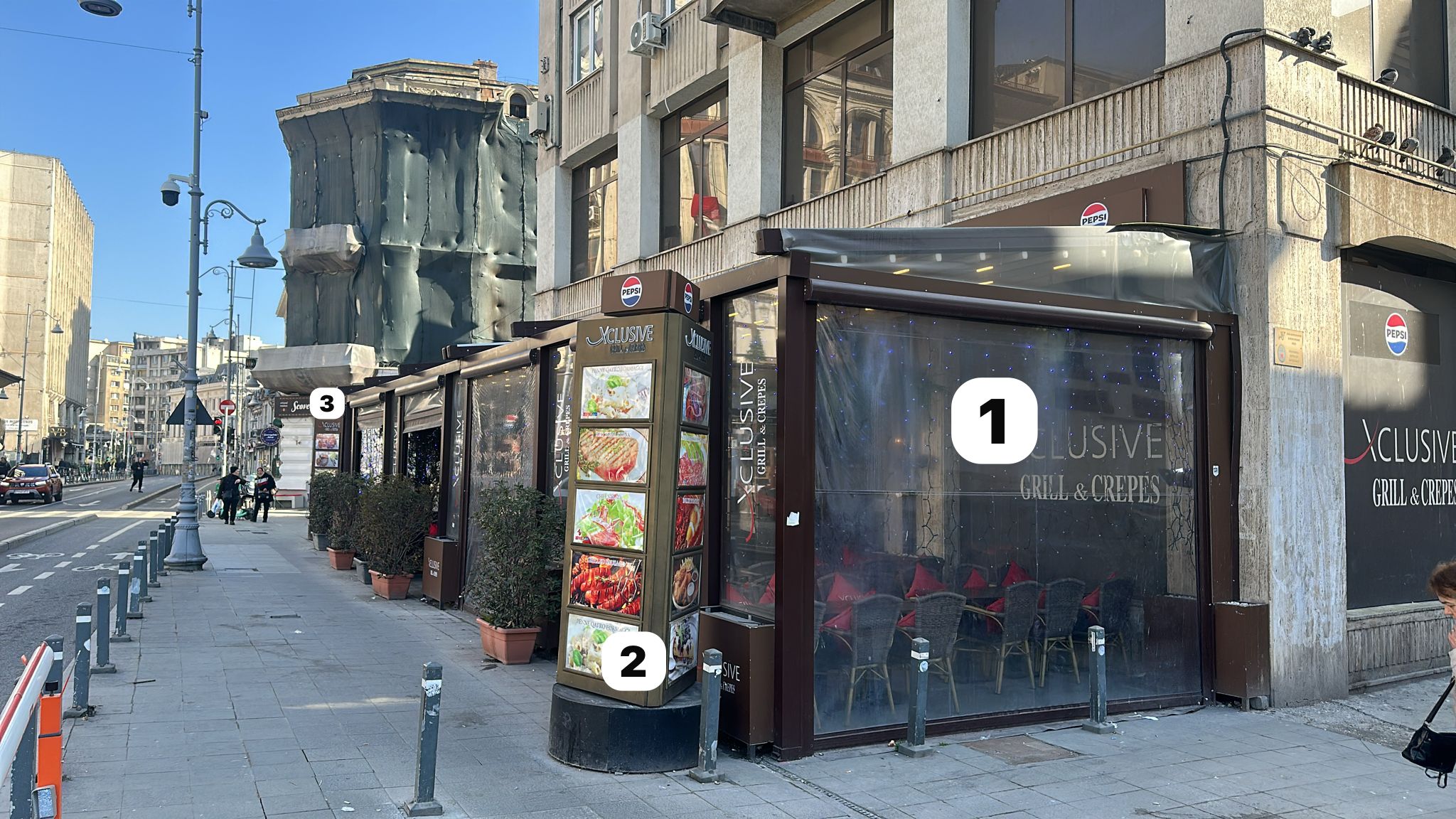 Bucureștiul sub amenințarea construcțiilor ilegale în centrul orașului: autoritățile intensifică controalele și pregătesc desființări Într-un efort de a reda farmecul și integritatea urbană a centrului Capitalei, autoritățile locale anunță o campanie amplă de verificare a construcțiilor realizate ilegal pe domeniul public