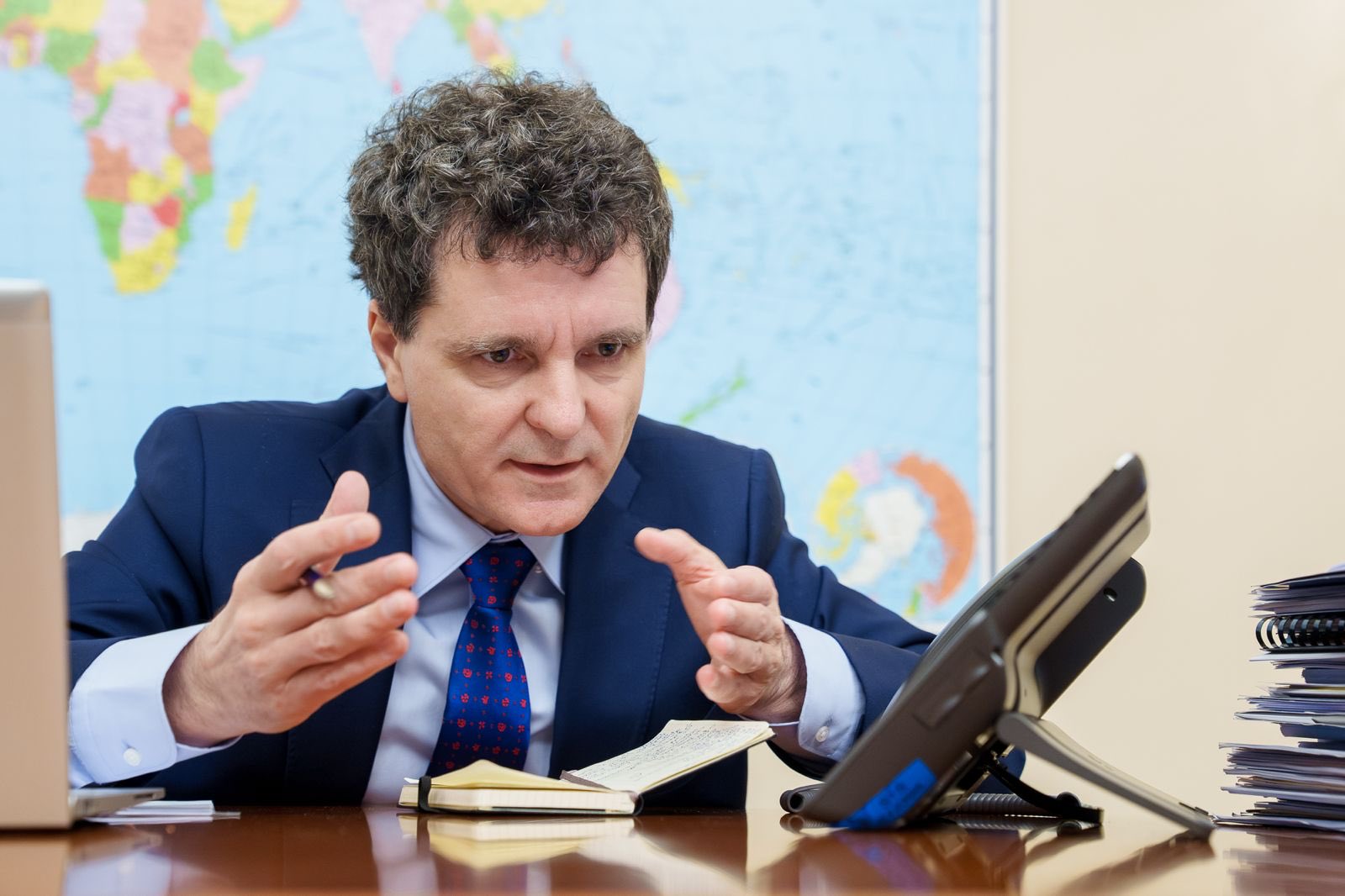 Președintele Nicușor Dan a intervenit recent într-un context internațional unde responsabili și lideri din diverse țări au discutat despre provocările cu care se confruntă în actualitatea energetică europeană