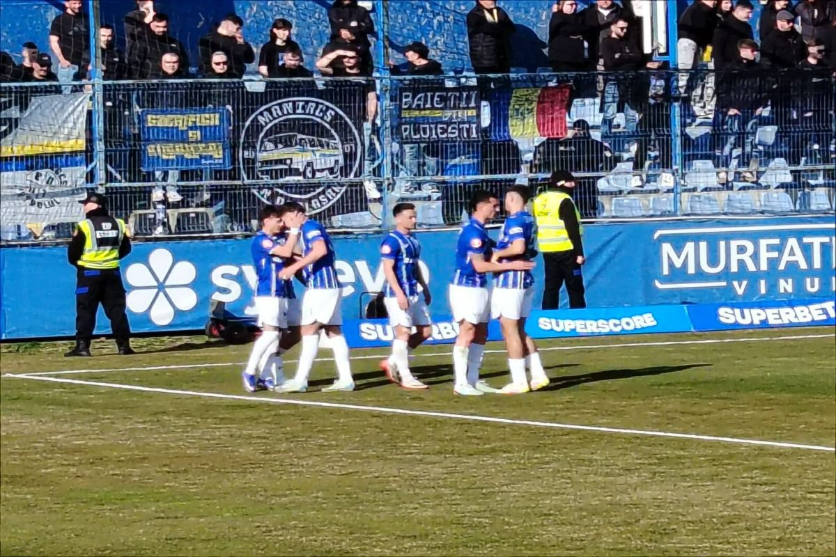 Farul Constanța a debutat cu dreptul în play-out-ul Superligii, impunându-se cu scorul de 2-0 în fața Petrolului Ploiești, într-un meci disputat duminică după-amiază pe stadionul „Marine” din Constanța