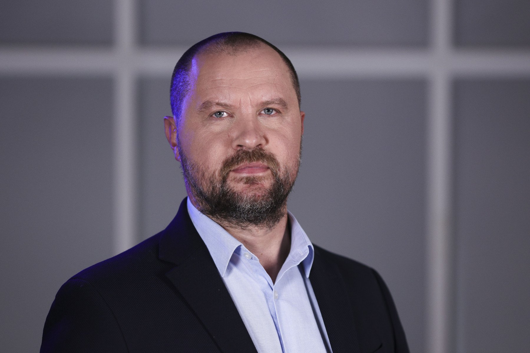 Momentul adevărului pentru AUR: dacă discursurile pro-americane nu se transformă în acțiuni concrete, se vor întoarce împotriva lor Într-un peisaj politic tot mai tensionat, liderii formațiunii AUR, în frunte cu George Simion și Dan Dungaciu, au ajuns în punctul de cotitură