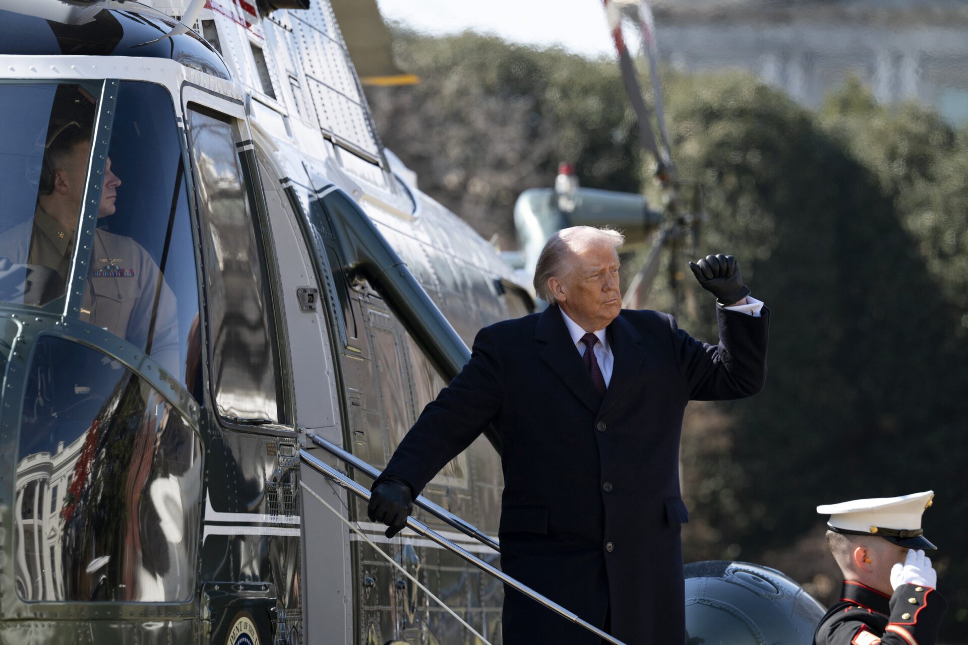 Donald Trump declară sfârșitul operațiunilor militare în Iran: ”Practic nu mai este nimic de atacat” Președintele Statelor Unite ale Americii, Donald Trump, a afirmat în mod clar și ferm că ofensiva militară lansată împotriva Iranului se apropie de final, într-un moment în care tensionele dintre cele două națiuni păreau să atingă cel mai ridicat nivel din ultima vreme