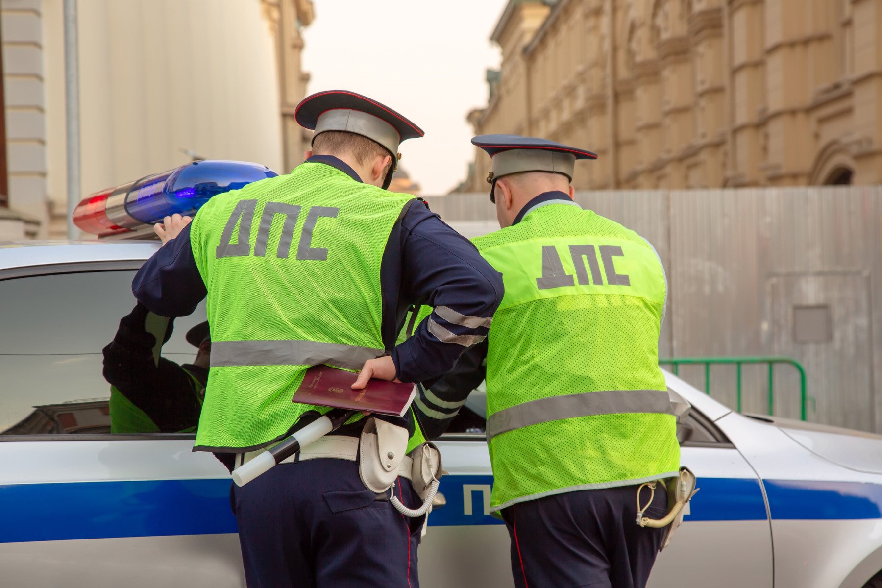 Fostul viceministru rus al apărării, Ruslan Tsalikov, arestat sub acuzații de corupție, aduce în prim-plan tensiunile și problematicile din înaltul cerc de conducere al Kremlinului, într-un moment în care Rusia se confruntă cu o serie de scandaluri de natură penală în sfera militară și administrativă