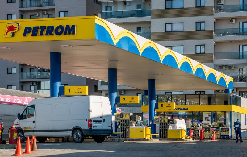 Prețul benzinei și motorinei a crescut semnificativ peste noapte, atingând cele mai mari niveluri de la începutul conflictului din Iran, conform unei monitorizări constante realizate de site-ul Economica
