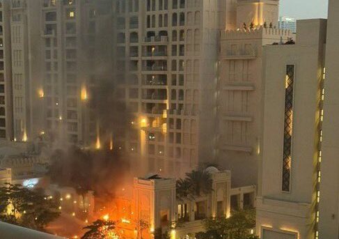 Monarhiile din Golf, simboluri ale stabilității și opulenței, se confruntă în ultimii ani cu o serie de provocări neașteptate, în contextul unei globalizări accelerate și al schimbărilor geopolitice fără precedent