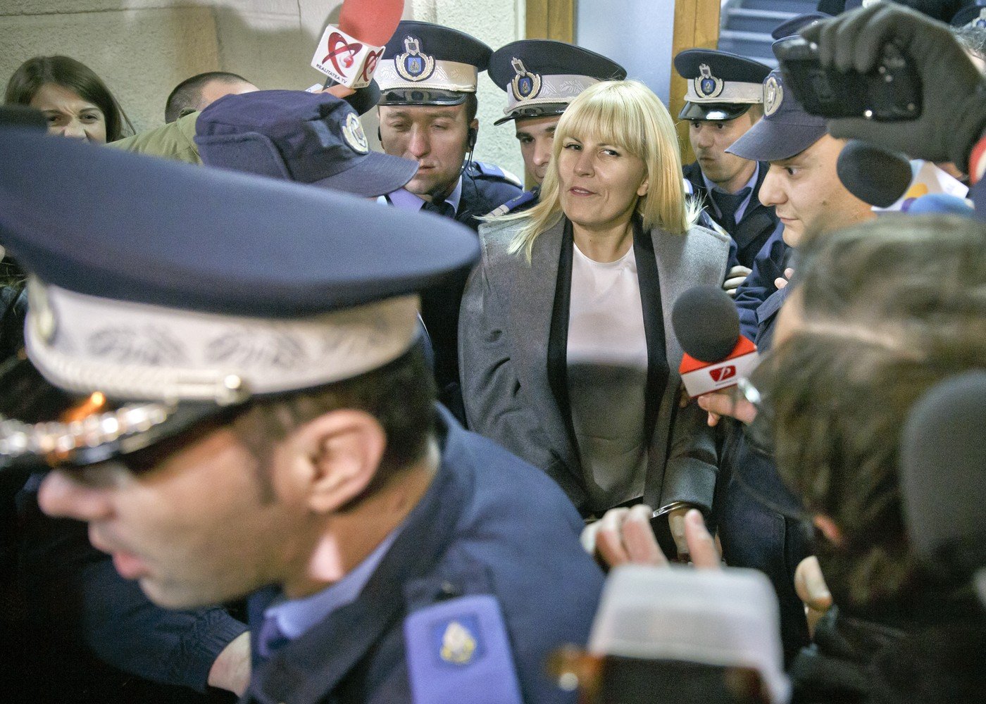Elena Udrea a deschis sufletul despre ultimele ani tumultuoși și despre impactul profund al experienței din închisoare asupra vieții sale, dezvăluind detalii intime despre relația cu fiica sa, Eva, și despre momentele de cumpănă trăite în detenție