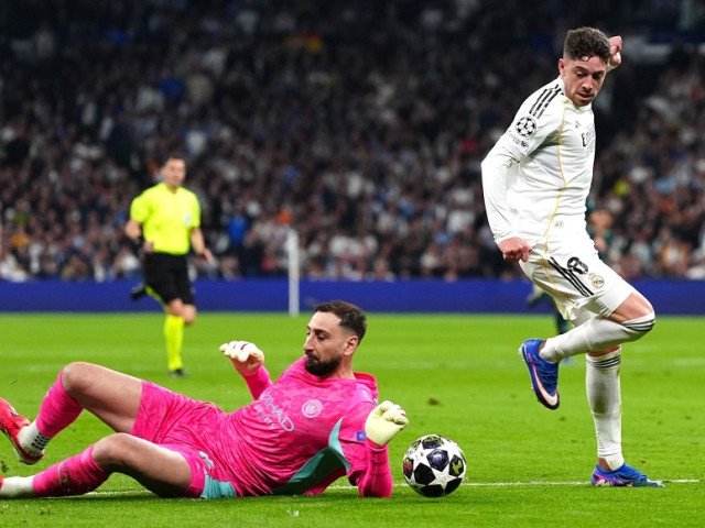 Valverde strălucește în duelul dintre Real Madrid și Manchester City, demonstrând că poate fi artileria principală a „albilor” cu o prestație remarcabilă, care va rămâne în amintirea fanilor pentru mult timp