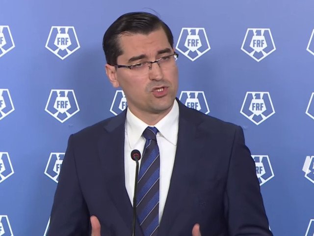 Burleanu ripostează dur la critici: „Lupescu să se uite în oglindă dacă vrea adevărul” Gestul şi declaraţiile recente ale lui Alexandru Lupescu, fost jucător și actual consilier al Federației Române de Fotbal, au stârnit un război verbal cu președintele FRF, Răzvan Burleanu