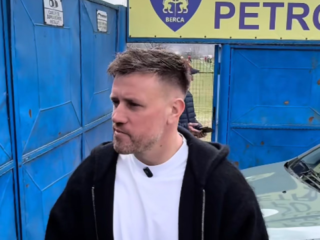 Mihai Pintilii, fostul lider al echipei FCSB, a fost surprins recent în Timișoara, acolo unde a fost văzut pe stradă, într-un moment de relaxare, după ce și-a încetat colaborarea cu clubul roș-albastru