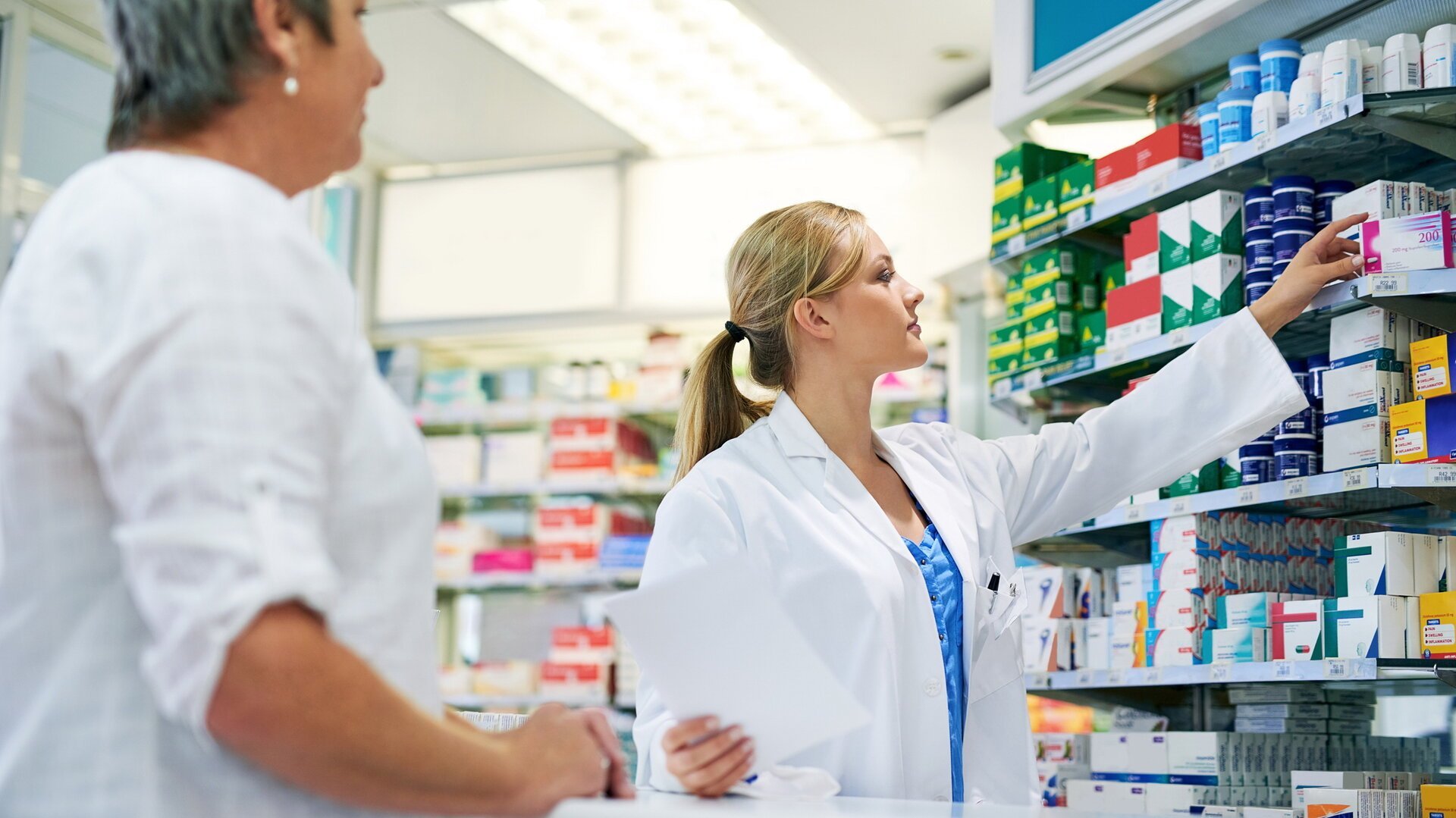Prețurile medicamentelor din România au înregistrat o creștere semnificativă în ultimele luni, provocând îngrijorare tot mai mare în rândul pacienților, în special al pensionarilor, care se confruntă cu dificultăți în a-și acoperi costurile tratamentelor