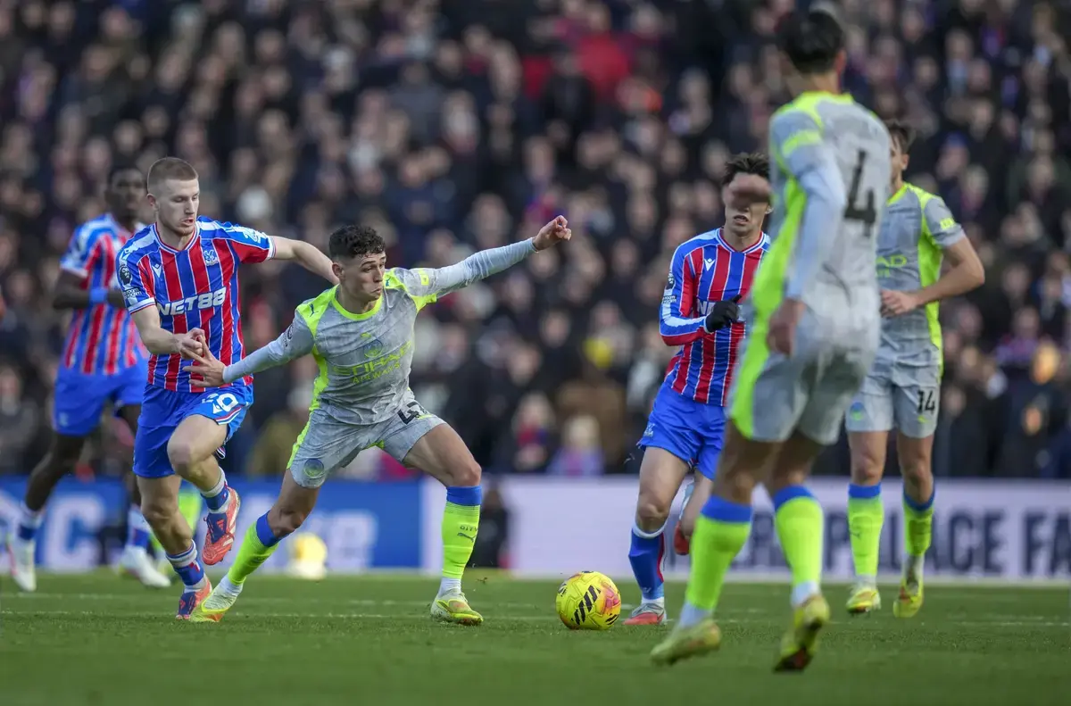 Manchester City – Crystal Palace, amânată din nou din cauza programului aglomerat al Cupelor și competițiilor europene Competiția dintre Manchester City și Crystal Palace, programată inițial pentru 21 martie, rămâne în stand-by, după ce a fost amânată din cauza finalei Carabao Cup