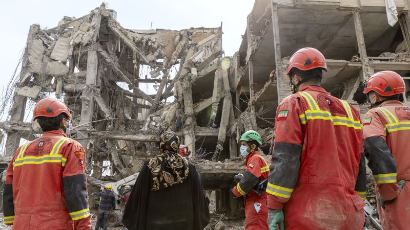 Iranul acuză SUA de ploaie de mine antipersonal în apropierea Shirazului Imagini recent publicate de mass-media de stat din Iran sugerează că unități militare americane ar fi distrus mine anti-tanc în zona suburbană a orașului Shiraz, situată în sudul Iranului