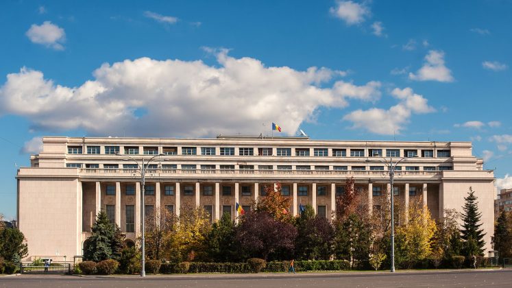România anunță detaliile implicării în Programul European de Securitate SAFE Autoritățile române se pregătesc pentru accesarea fondurilor din cadrul Instrumentului SAFE, un mecanism european dedicat consolidării securității și industriei de apărare a statelor membre, printr-un plan bine definit de gestionare și coordonare