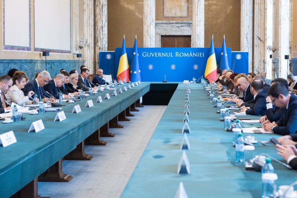 Guvernul României a făcut un pas important în direcția pregătirii bugetului pentru anul 2026, publicând recent proiectul de lege care conturează orientarea economică a țării pentru următorii ani