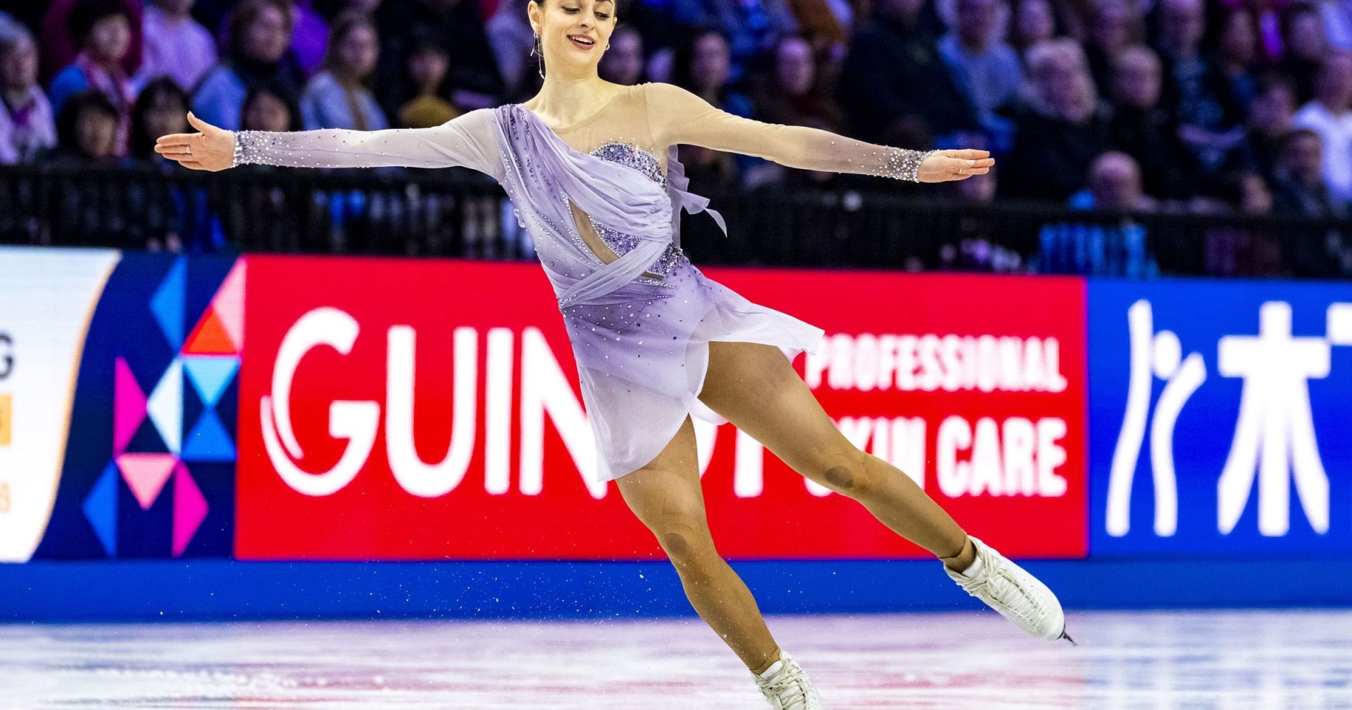 Julia Sauter, patinatoarea română de origine germană, a încheiat weekend-ul la Campionatele Mondiale de la Praga cu rezultate departe de așteptări