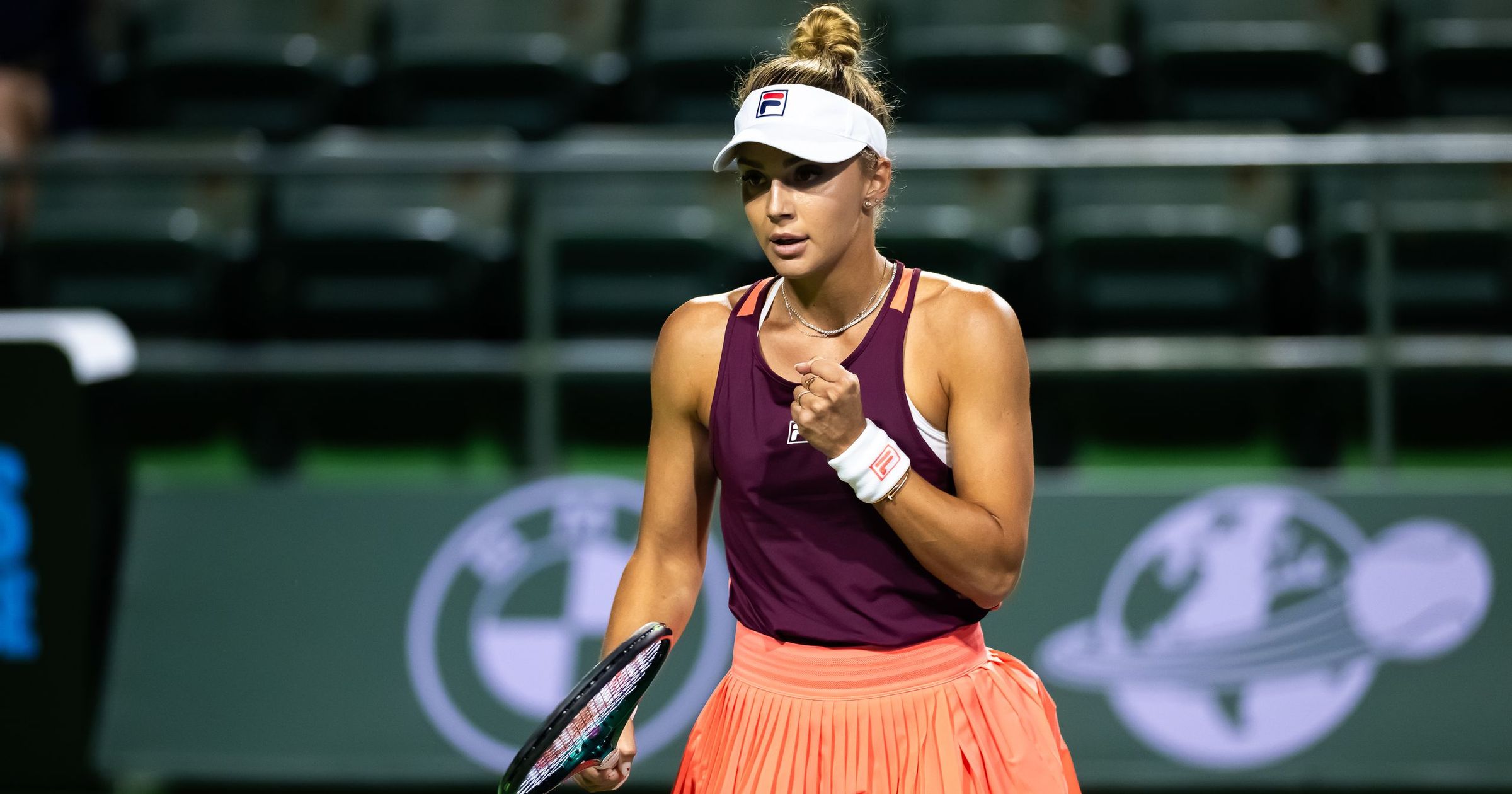 Sorana Cîrstea a trecut de primul tur la Indian Wells și se pregătește pentru un duel important în turul 2 Tenismena română Sorana Cîrstea, ocupanta locului 38 mondial, a debutat cu succes la ediția din acest an a turneului de la Indian Wells, după o victorie în trei seturi contra americancei Tatjana Maria, scor 6-4, 4-6, 6-3