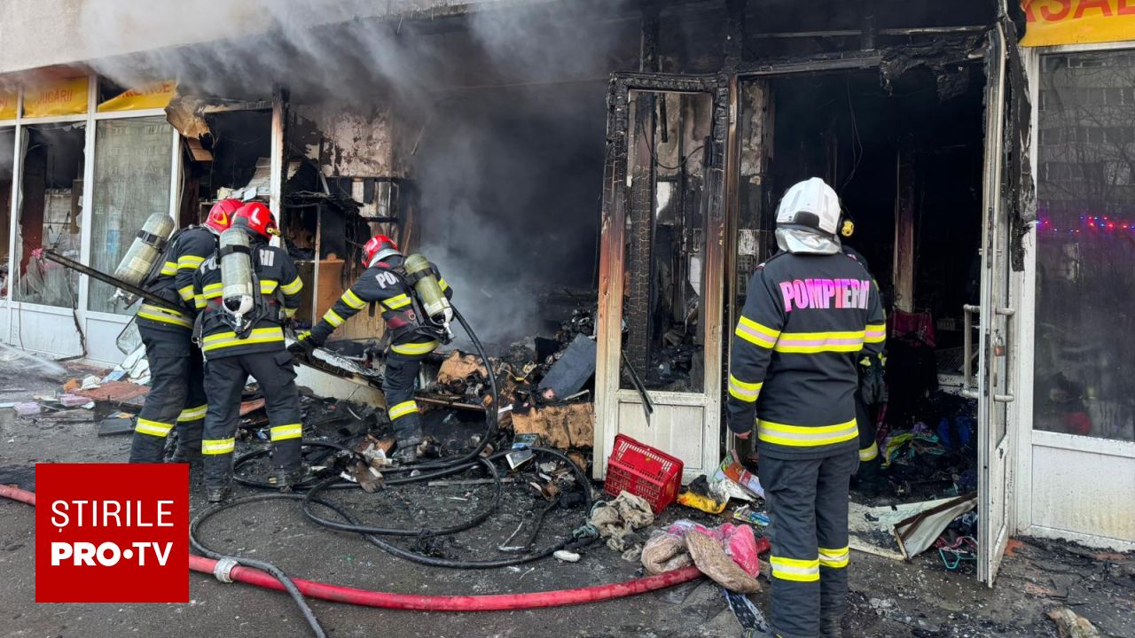 Incendiu major în București: 7 autospeciale și echipe de salvare, situație sub control la final Un incendiu grav a fost provocat, miercuri după-amiază, într-un imobil din centrul Capitalei, situație care a mobilizat numeroase forțe de intervenție ale ISU București-Ilfov