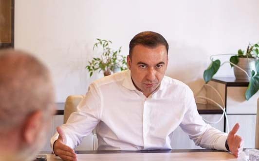 Ministerul Energiei își mărește semnificativ bugetul pentru 2023, cu o investiție record în credite bugetare și credite de angajament Ministerul Energiei a anunțat că veniturile din credite bugetare pentru acest an se ridică la 19,7 miliarde de lei, o sumă de aproape patru ori mai mare față de execuția bugetară din anul precedent, când acestea au fost de 5,35 miliarde de lei