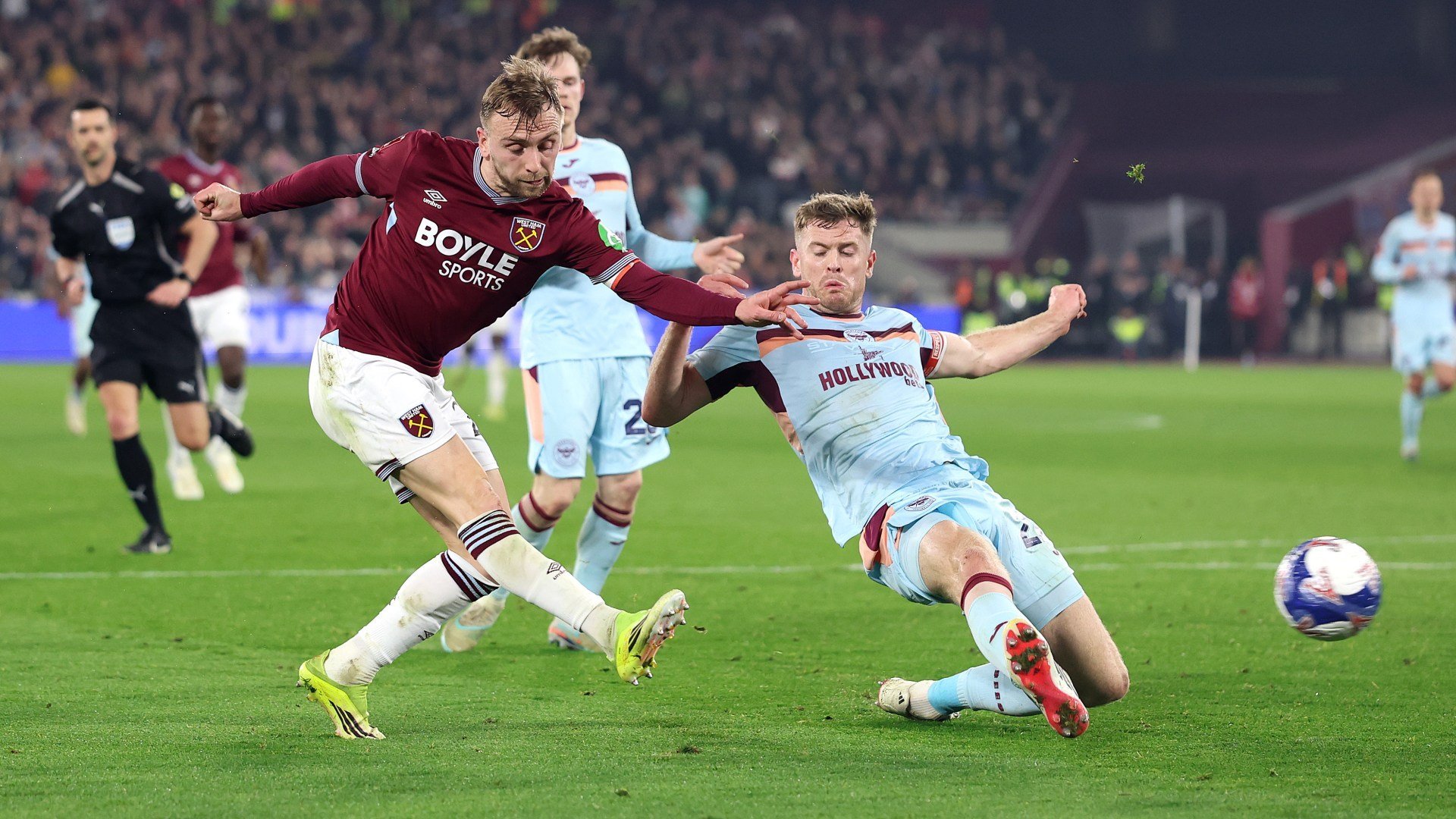 Probleme tehnice la televiziunea digitală: stream-ul meciului West Ham vs Brentford a fost afectat de toppări și întreruperi Duminică seara, suporterii echipelor West Ham și Brentford au fost păcăliți de serviciul de transmisie al Discovery+, în timpul meciului din cadrul Cupei FA, eveniment care părea promis ca fiind unul de notorietate