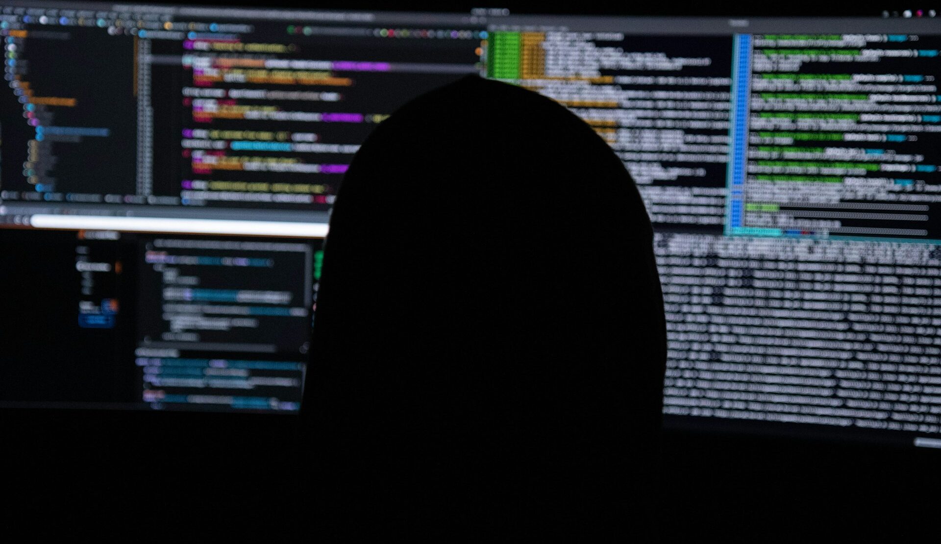 Operațiune internațională împotriva rețelei de hackeri “Hackerilor”: o lovitură majoră pentru crima cibernetică globală O amplă acțiune coordonată a autorităților din mai multe țări a dus la disruptarea unei rețele clandestine ce oferea servicii de proxy pentru infracțiuni cibernetice în întreaga lume