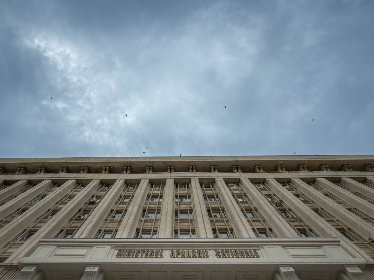 România își intensifică vigilența militară în contextul tensiunilor din Iran și al evoluției situației de securitate internaționale În contextul tensiunilor crescute din Iran și al evoluțiilor rapide în zone sensibile ale lumii, România își reafirmă angajamentul de a-și proteja teritoriul și interesele naționale