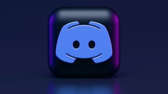 Discord a revenit după o pană de altitude care a afectat mii de utilizatori Platforma de comunicare Discord a fost temporar indisponibilă într-o mare parte a zilei de miercuri, afectând peste 12.000 de utilizatori la apogeu, conform datelor furnizate de Downdetector