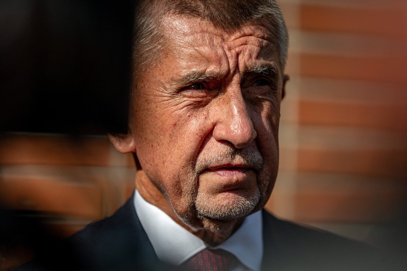 Parlamentul ceh a respins joi cererea de ridicare a imunității parlamentare a prim-ministrului Andrej Babis, refuzând astfel să îi permită urmărirea penală pentru acuzații de fraudă asociate fondurilor europene
