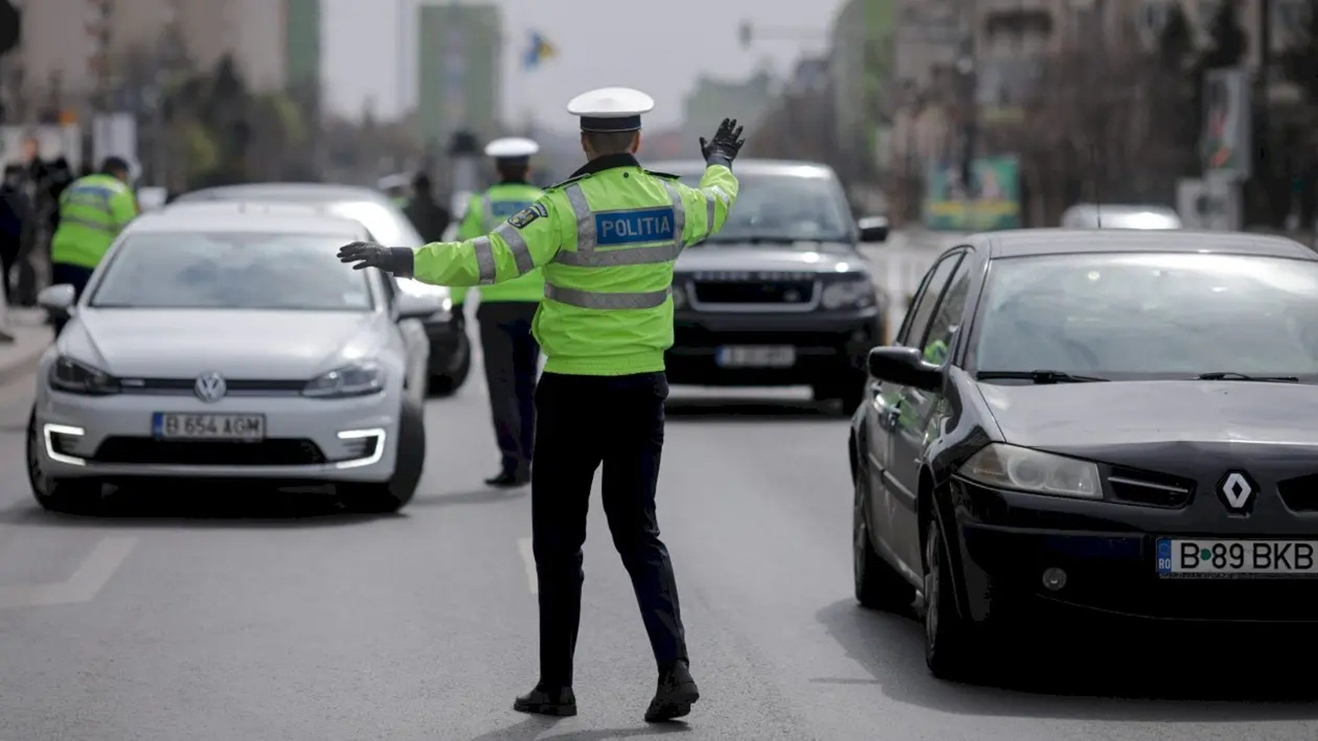 Surparea carosabilului pe Bulevardul Basarabia: restricții de circulație și intervenții în plină desfășurare Un incident neașteptat a perturbat traficul din centrul Bucureștiului luni, 30 martie 2026, când carosabilul de pe Bulevardul Basarabia s-a surpat, impunând restricții de circulație temporare